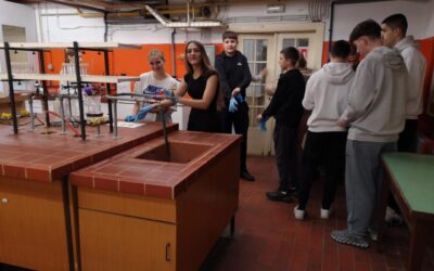 1.A i 1.C razred na Danu otvorenih vrata Fakulteta kemijskog inženjerstva i tehnologije